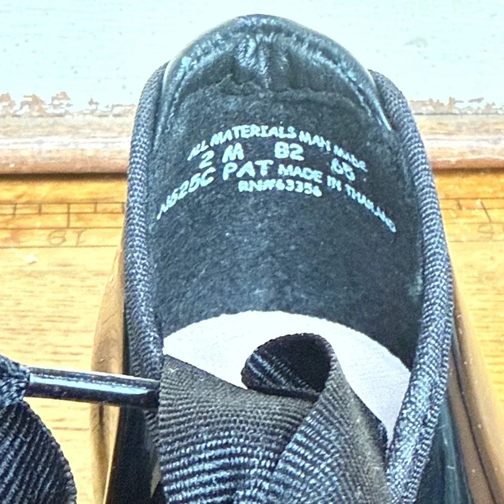Capezio left size pic